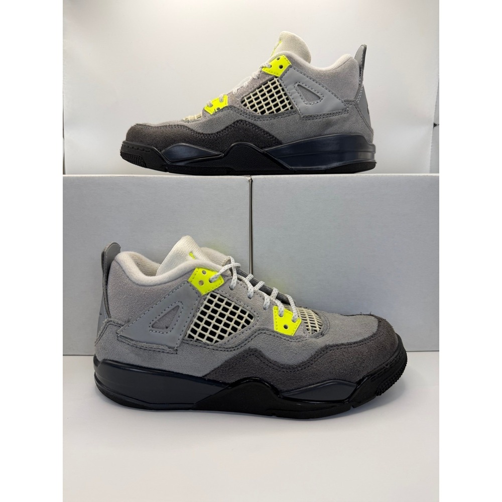 Air Jordan 4 Retro "Neon 95" – Size 13C